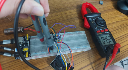 Breadboard prototype circuit